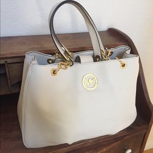 Michael Kors Vanilla Satchel Handbag w/ Price tag